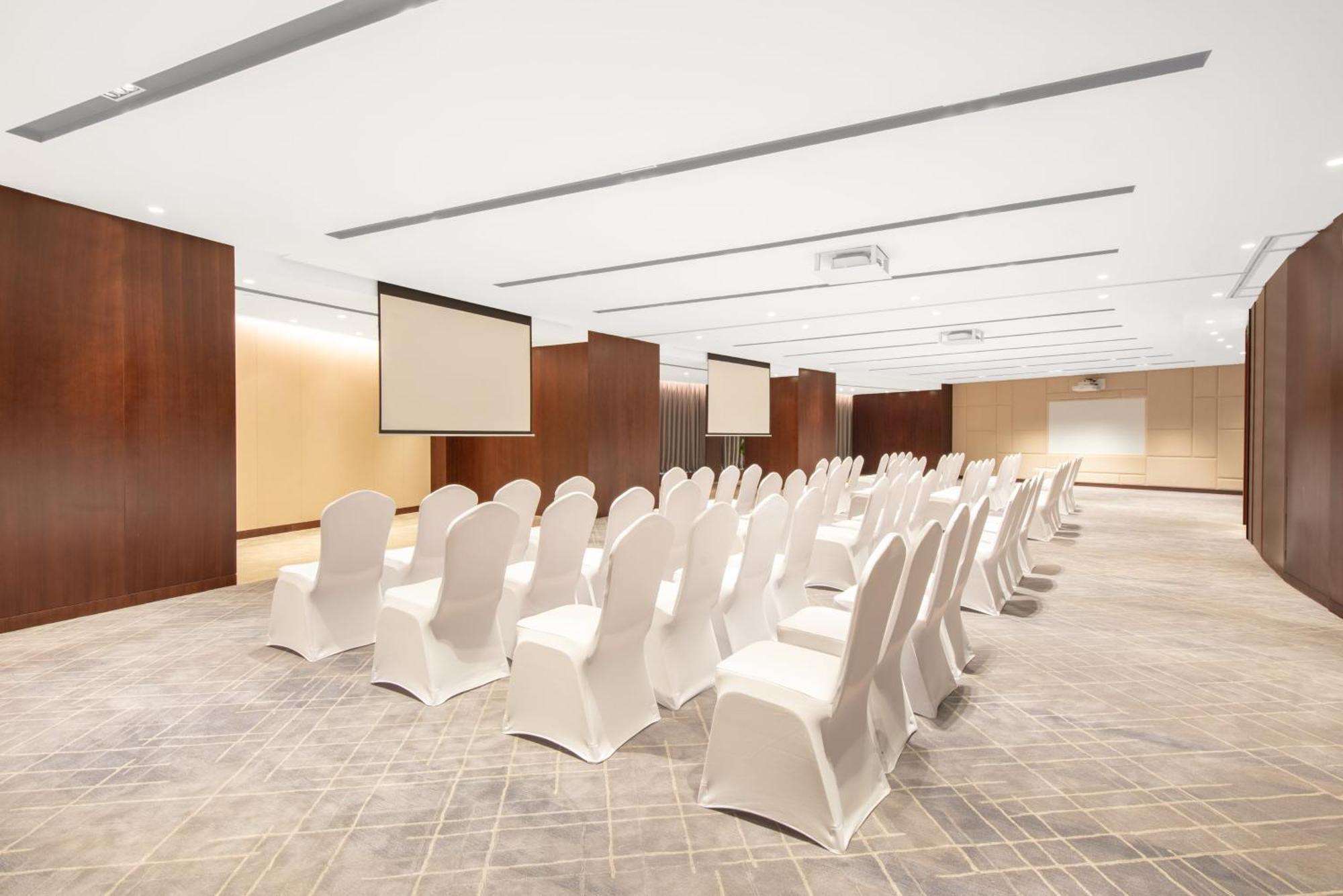 Crowne Plaza Zhuhai City Center By Ihg - Offers Free One-Way Shuttle To Chimelong Ocean Kingdom Exteriér fotografie